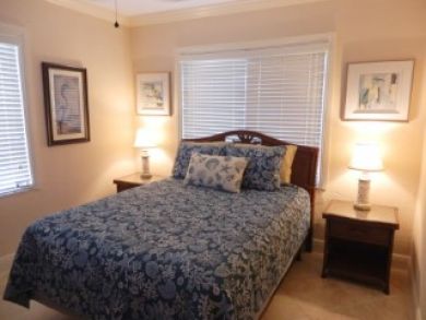 Hollywood Florida Beach Vacation Condo Sleeps Four Guests.