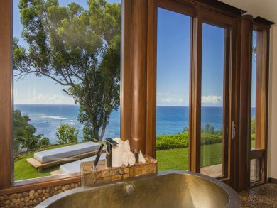Ocean Front Beach Home in Kalihiwai with 5 Bedrooms