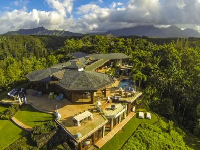 Ocean Front Beach Home in Kalihiwai with 5 Bedrooms
