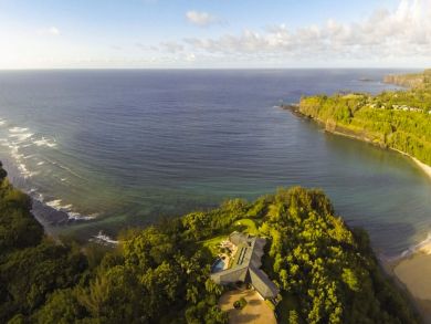 Ocean Front Beach Home in Kalihiwai with 5 Bedrooms