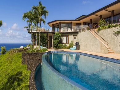 Ocean Front Beach Home in Kalihiwai with 5 Bedrooms