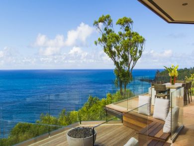 Ocean Front Beach Home in Kalihiwai with 5 Bedrooms