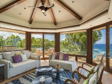 Ocean Front Beach Home in Kalihiwai with 5 Bedrooms