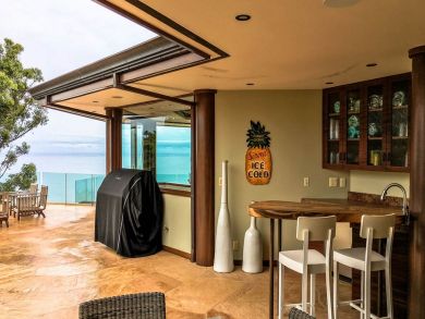 Ocean Front Beach Home in Kalihiwai with 5 Bedrooms