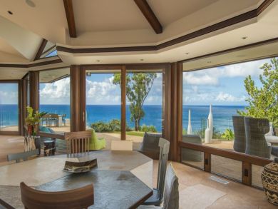 Ocean Front Beach Home in Kalihiwai with 5 Bedrooms