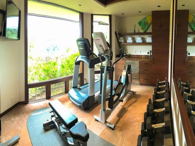 Ocean Front Beach Home in Kalihiwai with 5 Bedrooms