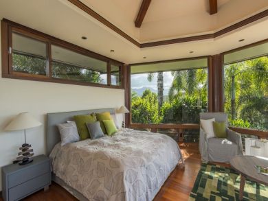 Ocean Front Beach Home in Kalihiwai with 5 Bedrooms