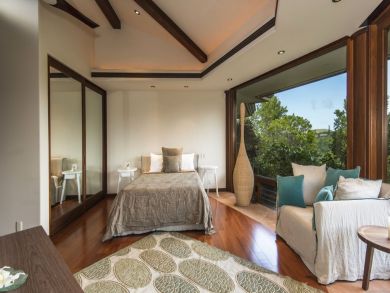 Ocean Front Beach Home in Kalihiwai with 5 Bedrooms