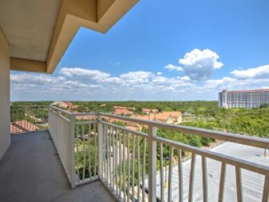 Miramar Beach Vacation Condo Sleeps Six Guests.