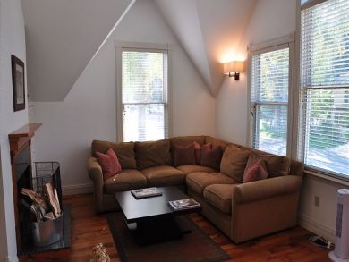Aspen Vacation Rental 3 Bedrooms Sleeps Six Guests.