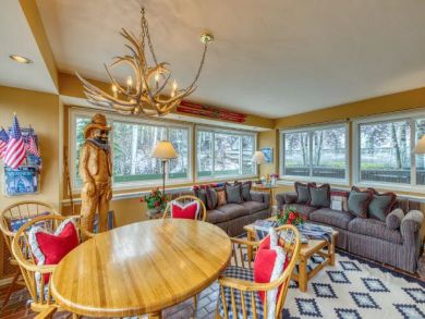 Snowmass Luxury Vacation Rental Sleeps Ten Guests