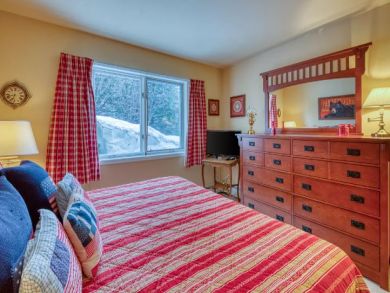 Snowmass Luxury Vacation Rental Sleeps Ten Guests