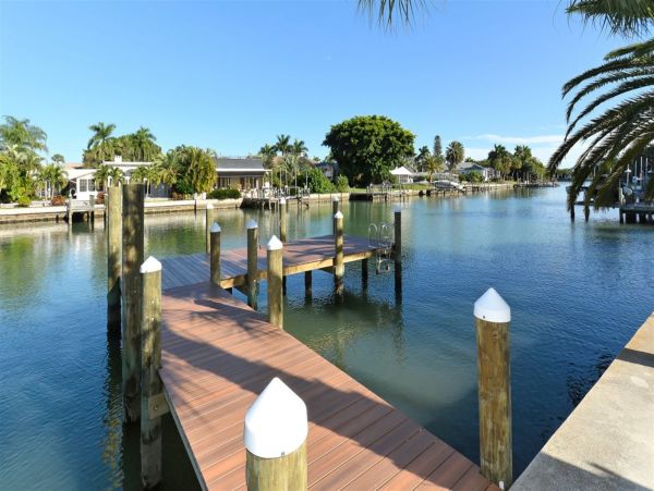 Sarasota Vacation Rental Home Sleeps Eight Guests.