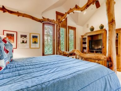 Vail Luxury Vacation Rental Sleeps Eight Guests Walk to Lift