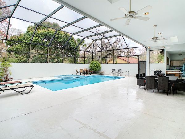 Sarasota Vacation Home Sleeps Eight Guests.