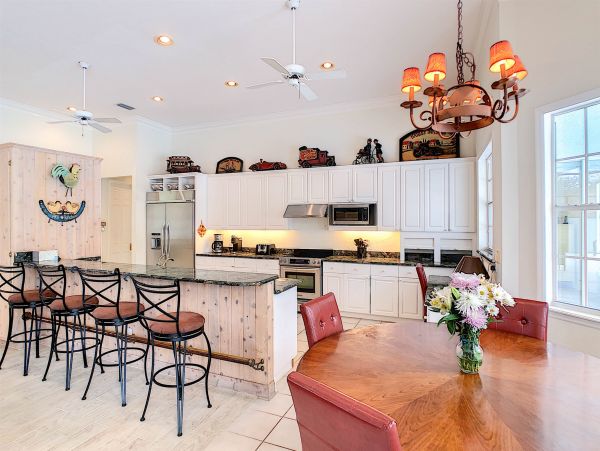 Sarasota Vacation Home Sleeps Eight Guests.