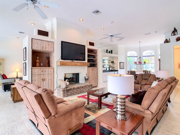 Sarasota Vacation Home Sleeps Eight Guests.