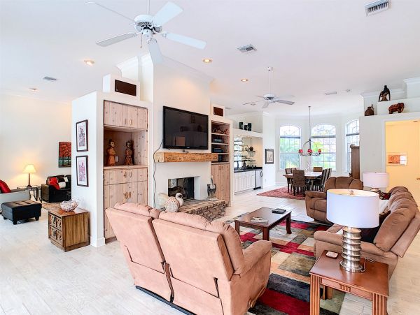 Sarasota Vacation Home Sleeps Eight Guests.
