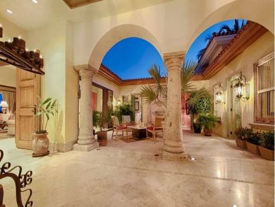 San Jose del Cabo Vacation Home Sleeps Twelve Guests.