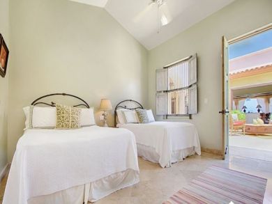 San Jose del Cabo Vacation Home Sleeps Twelve Guests.