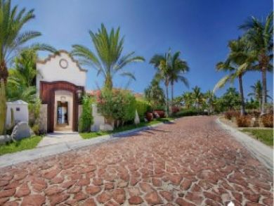 San Jose del Cabo Vacation Home Sleeps Twelve Guests.