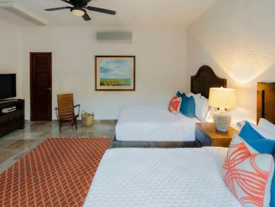 Los Cabos Vacation Home Sleeps Twelve Guests.