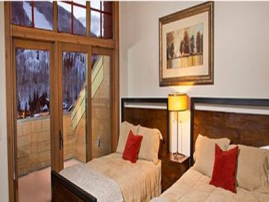 Vail Vacation Condo Sleeps Eight Guests.