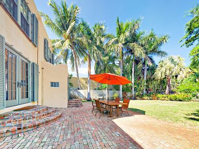 West Palm Beach Vacation Home Three Bedrooms Sleeps Six