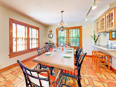 West Palm Beach Vacation Home Three Bedrooms Sleeps Six