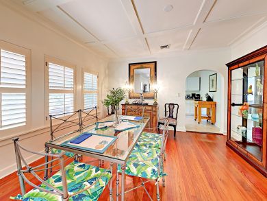 Chic West Palm Beach Home Chic West Palm Beach Home