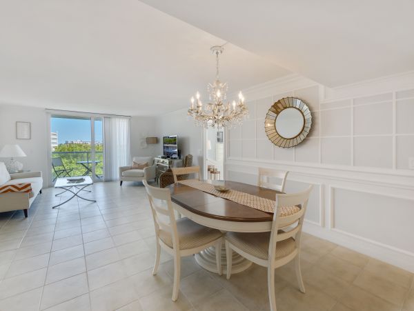 Luxury Palm Beach Condo across street from beach