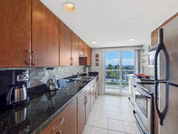 Luxury Palm Beach Condo across street from beach