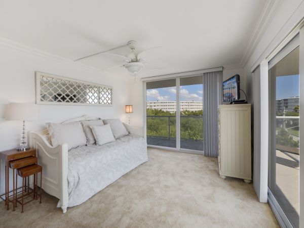 Luxury Palm Beach Condo across street from beach