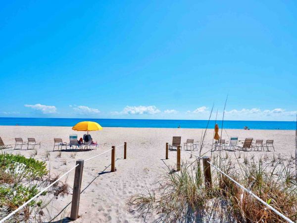 Luxury Palm Beach Condo across street from beach