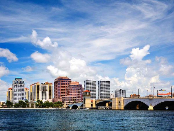 Luxury Palm Beach Condo across street from beach
