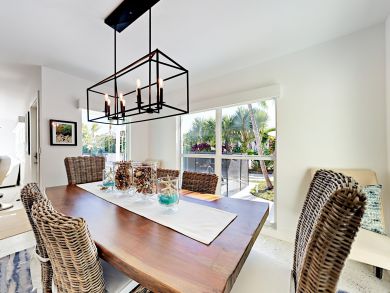Walk to Beach Vacation Pool Home in Juno Beach 3 Bedrooms