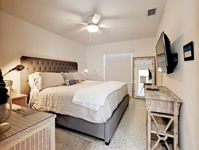 Walk to Beach Vacation Pool Home in Juno Beach 3 Bedrooms