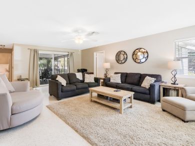 Lantana Vacation Home Two Bedrooms Sleeps Nine Guests