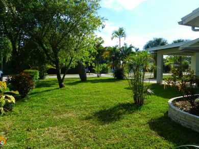 Lantana Vacation Home Two Bedrooms Sleeps Nine Guests