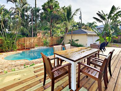 West Palm Beach Vacation Home Two Bedrooms with Private Pool