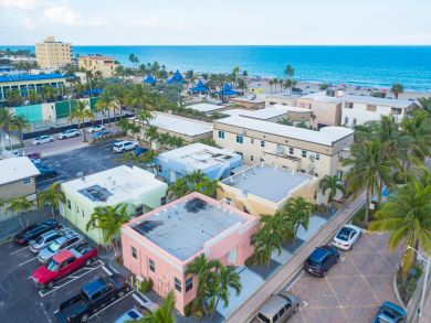 Hollywood One Bedroom Walk to Beach Vacation Condo
