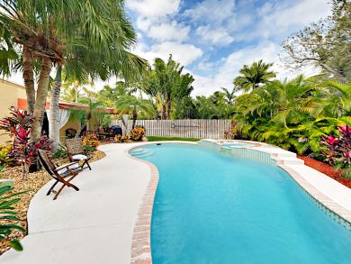 Fort Lauderdale Vacation Home Three Bedrooms Private Pool