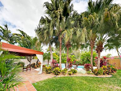 Fort Lauderdale Vacation Home Three Bedrooms Private Pool