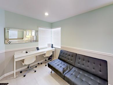 Hollywood Condo 917128