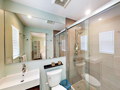 Hollywood Condo 917128