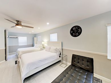 Hollywood Condo 917128
