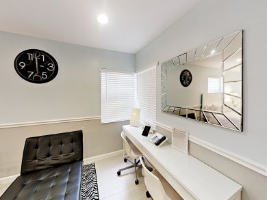 Hollywood Condo 917128
