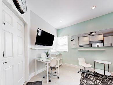 Hollywood Home 917131