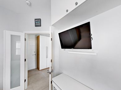 Hollywood Home 917131