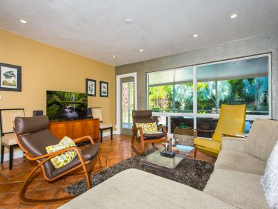 Fort Lauderdale Vacation Home Two Bedrooms with Private Pool